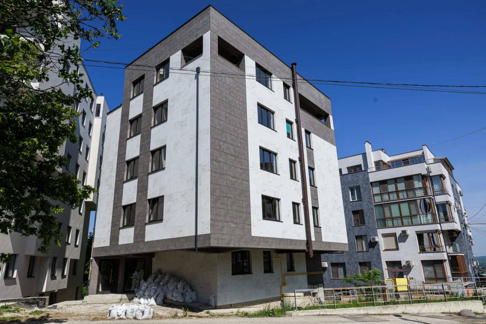 Bloc Telecentru 2 — vedere generală a fațadei
